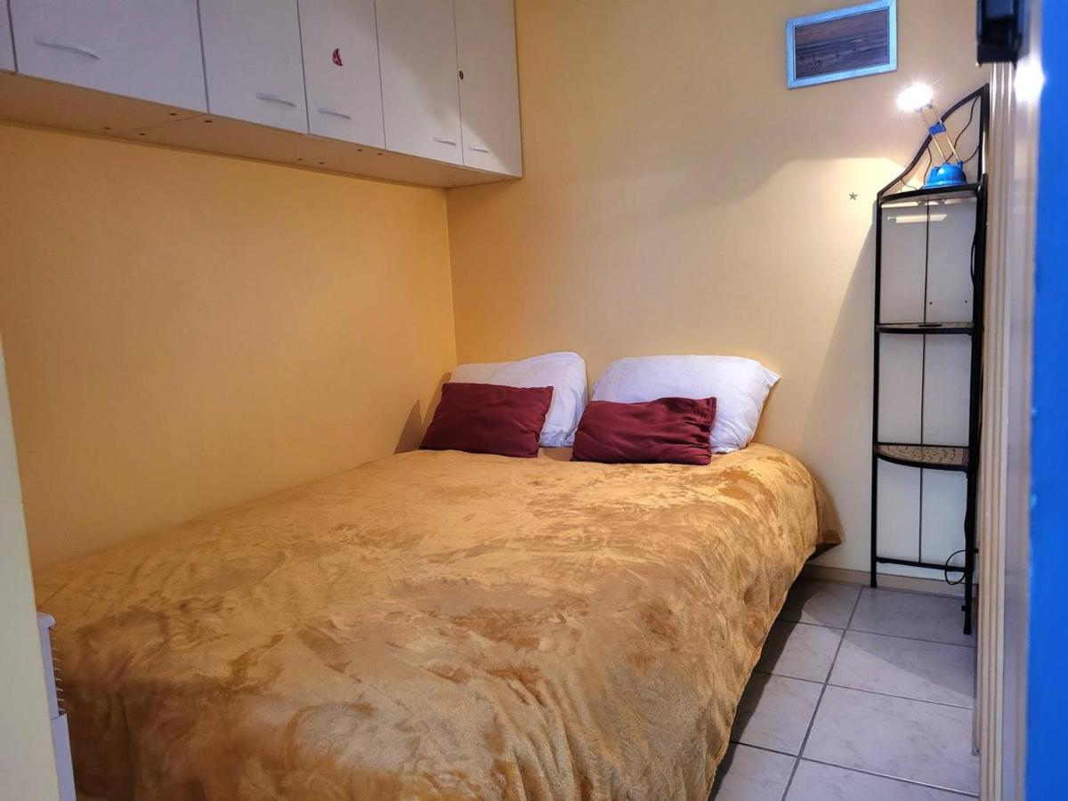 Studio Avec Terrasse, Parking Prive Et Acces Direct A La Plage - Fr-1-465-86 Merville-Franceville-Plage Extérieur photo